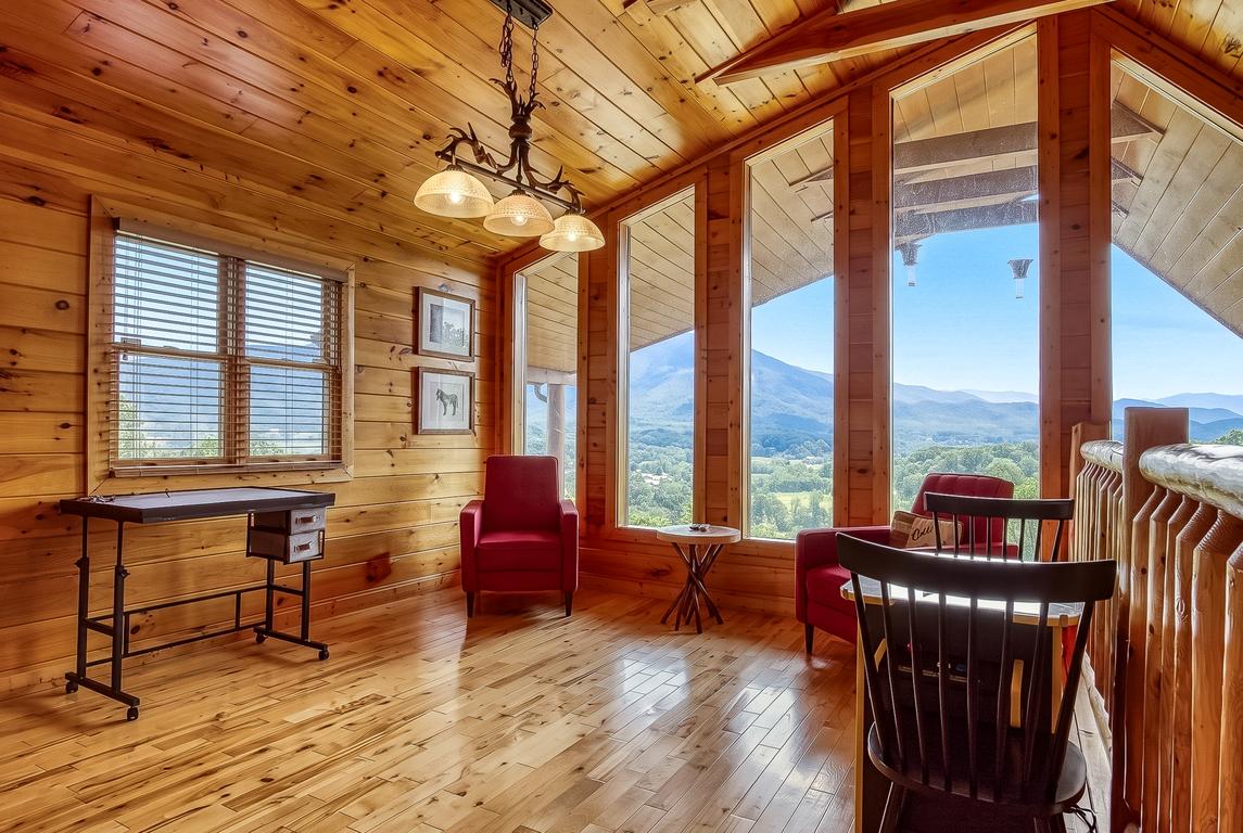 Alta Vista - New Listing