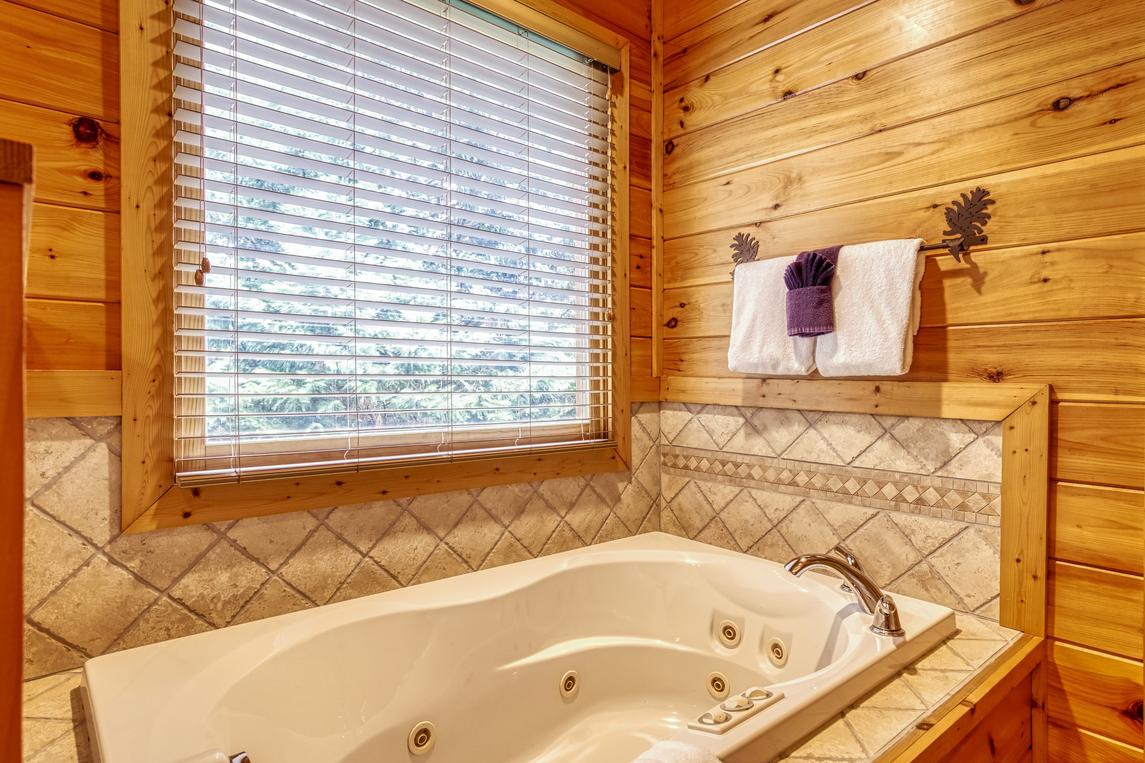 Alta Vista - New Listing