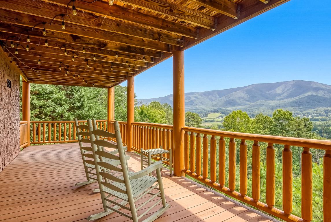Alta Vista - New Listing