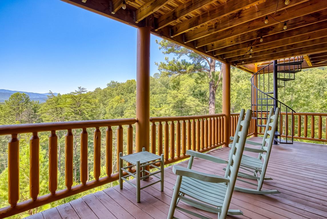 Alta Vista - New Listing