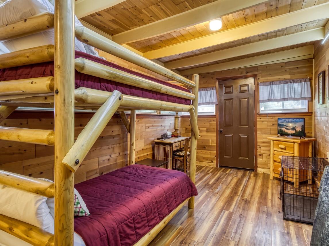 Bear Cub Retreat - In Gatlinburg