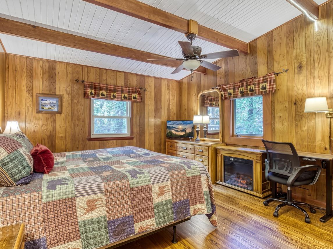 Bear Cub Retreat - In Gatlinburg