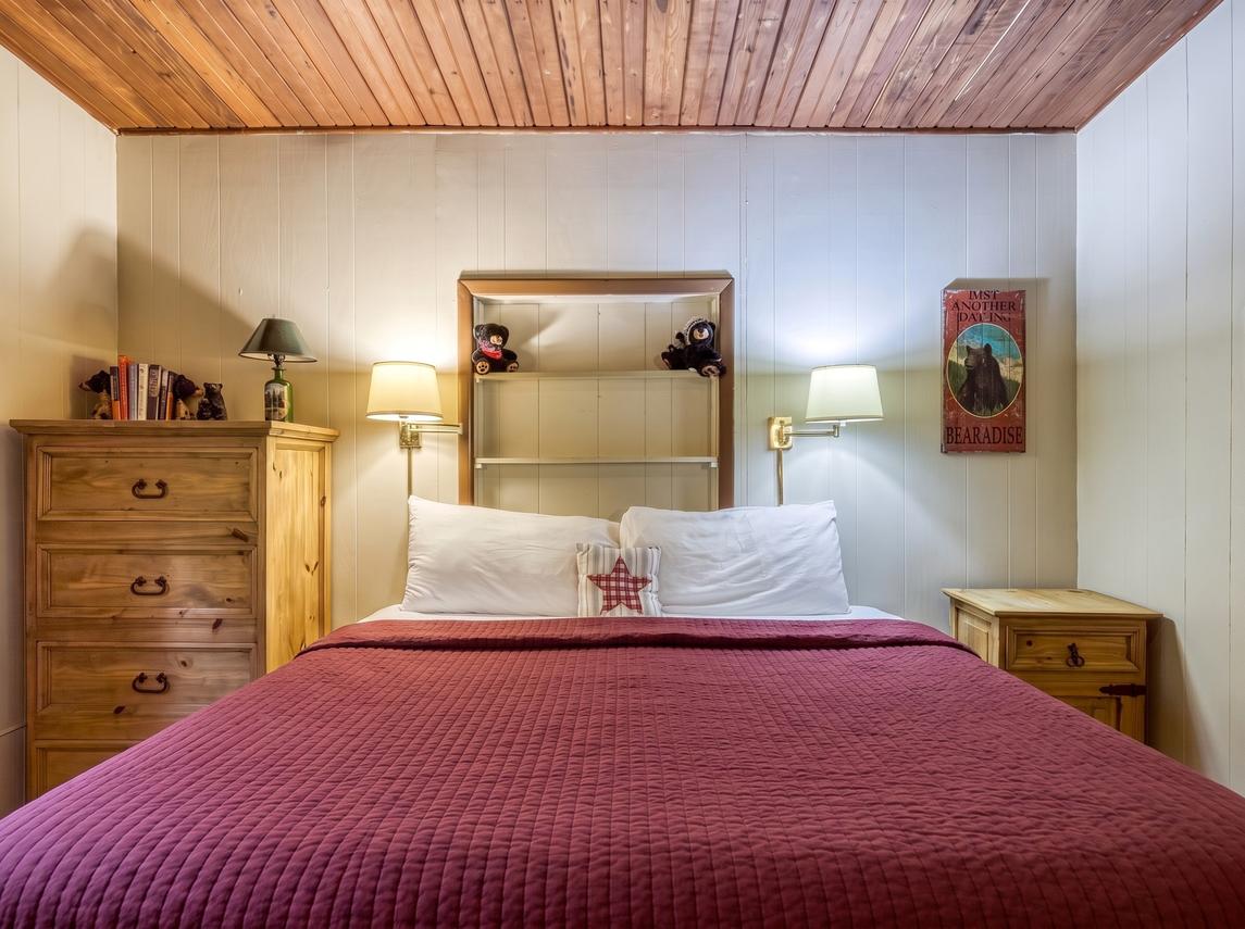 Bear Cub Retreat - In Gatlinburg