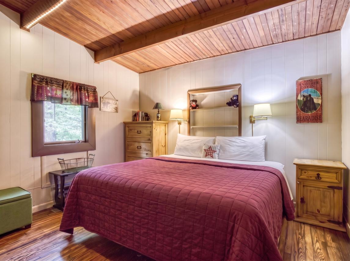 Bear Cub Retreat - In Gatlinburg