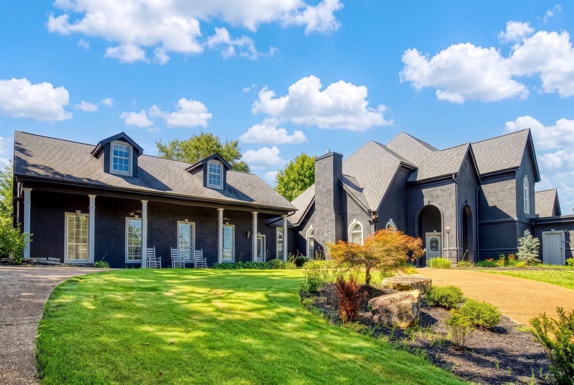 Bella Villa - New Listing