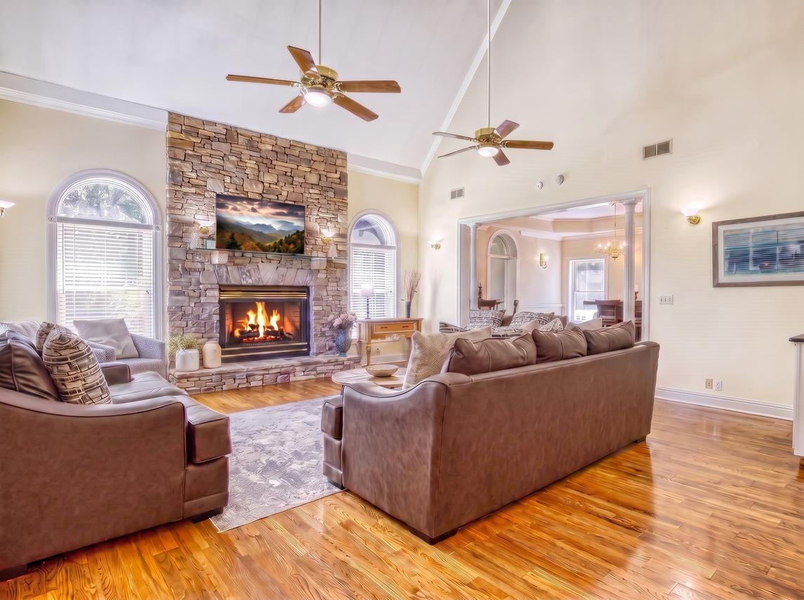 Bella Villa - New Listing