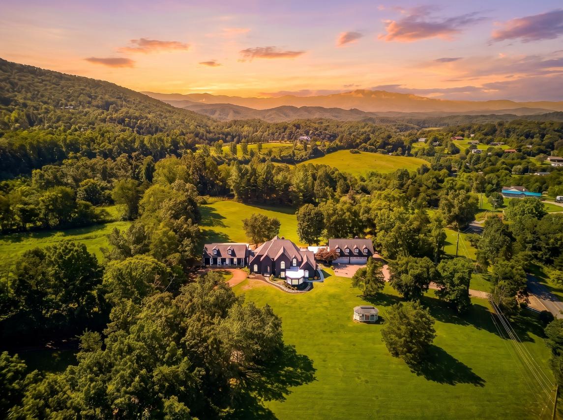 Bella Villa - New Listing