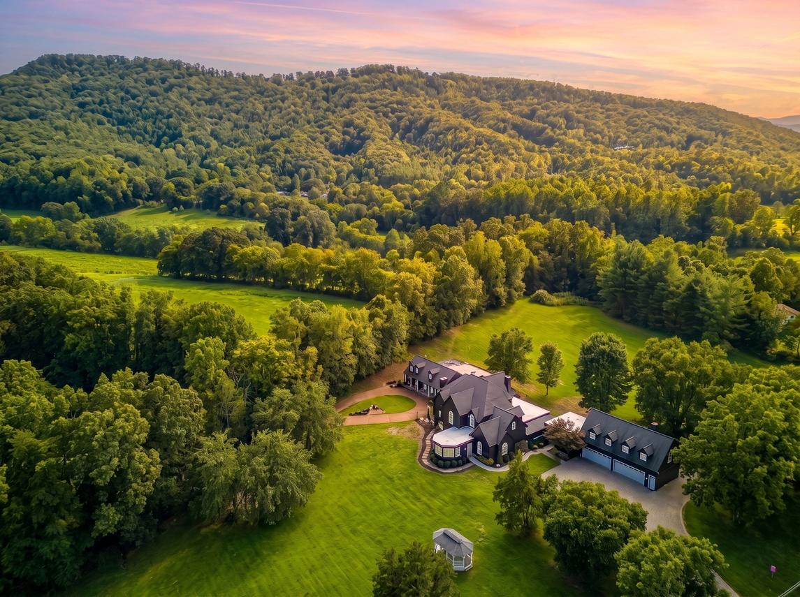 Bella Villa - New Listing