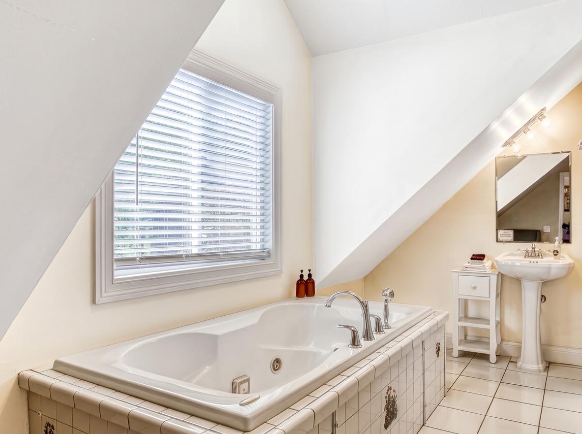 Bella Villa - New Listing
