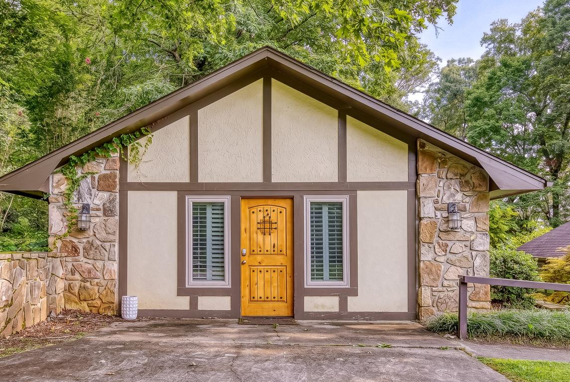 The Majestic - New Listing