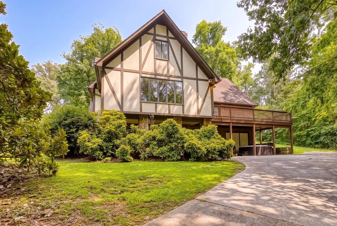 The Majestic - New Listing