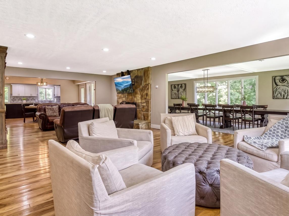 The Majestic - New Listing