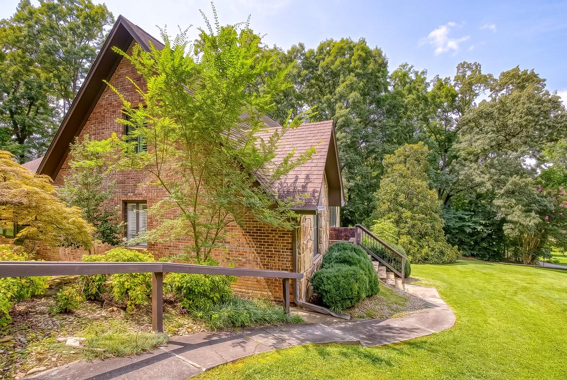 The Majestic - New Listing