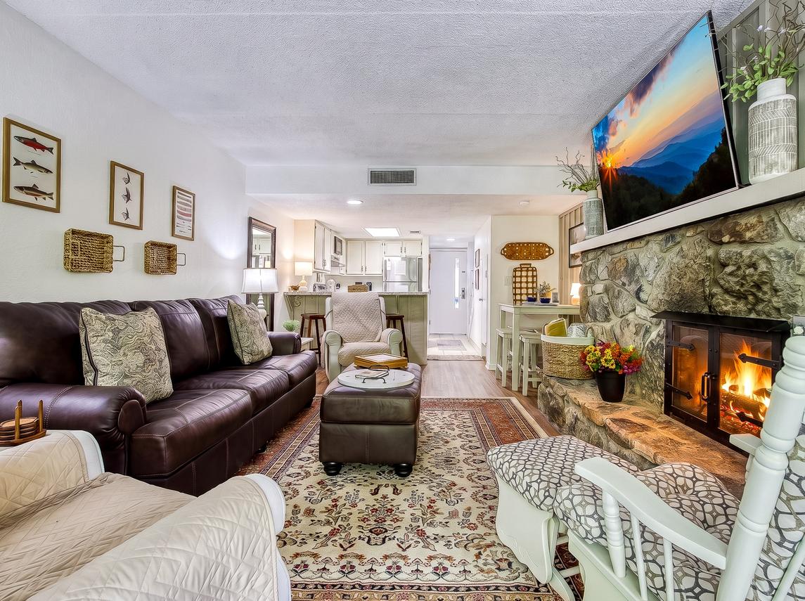 Streamview Condo - New Listing