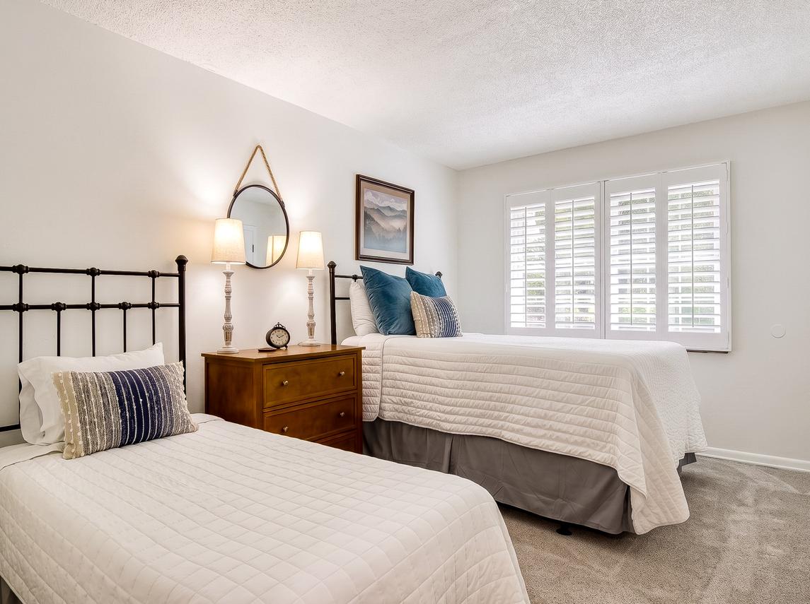 Streamview Condo - New Listing