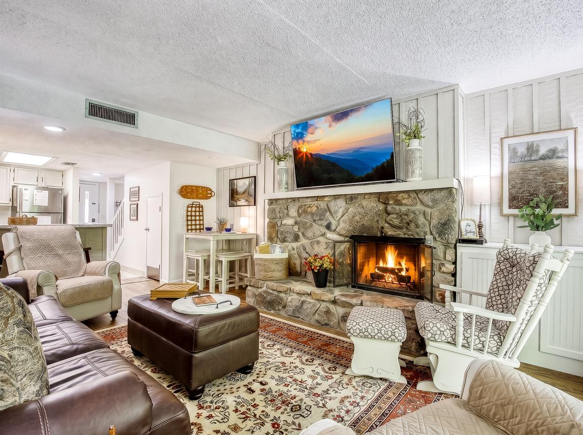 Streamview Condo - New Listing