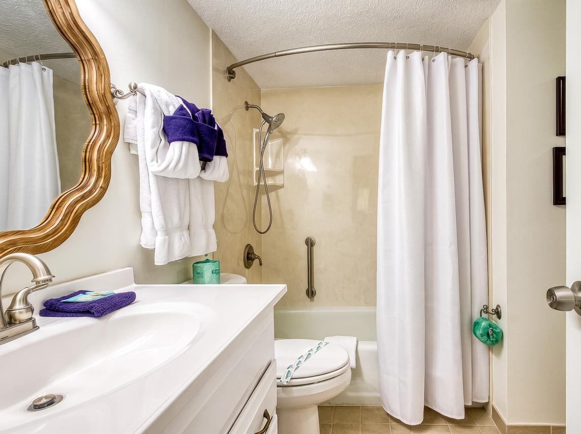 Streamview Condo - New Listing