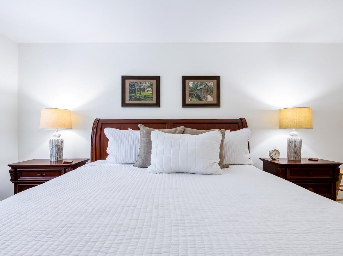 Streamview Condo - New Listing