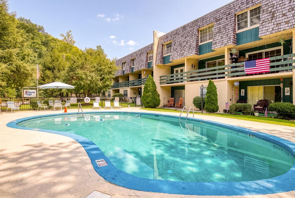 Streamview Condo - New Listing