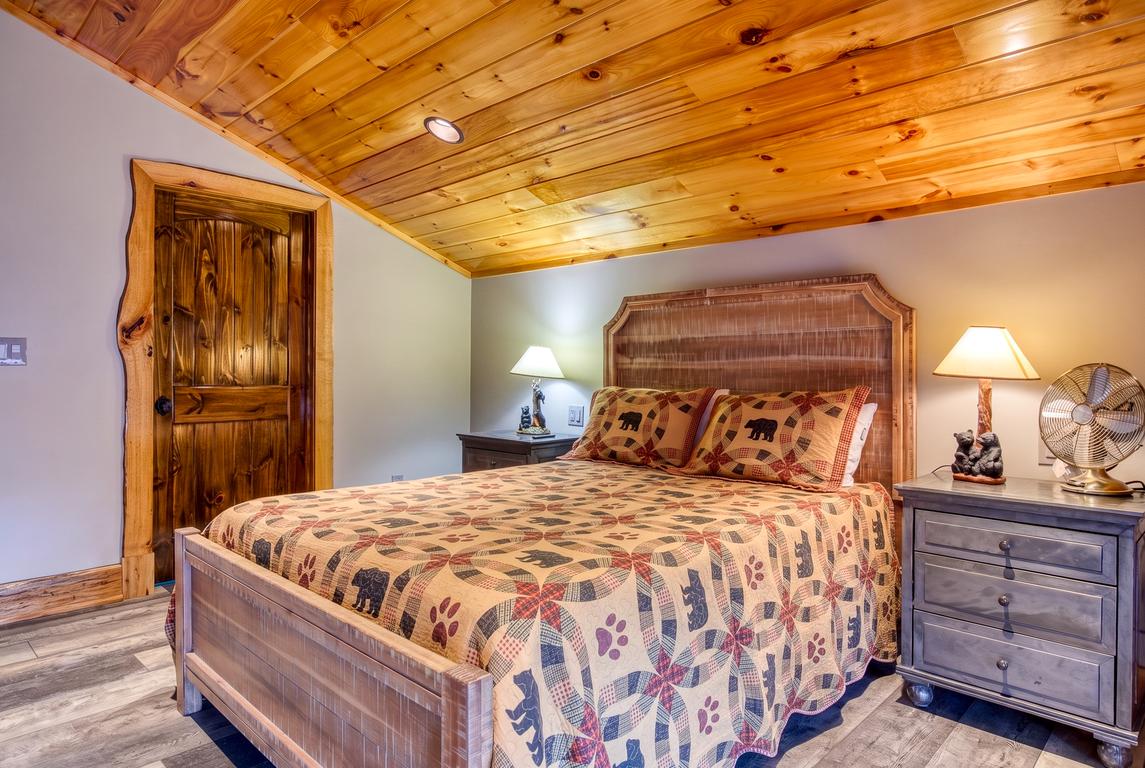 Bear Necessities Lodge - New Listing