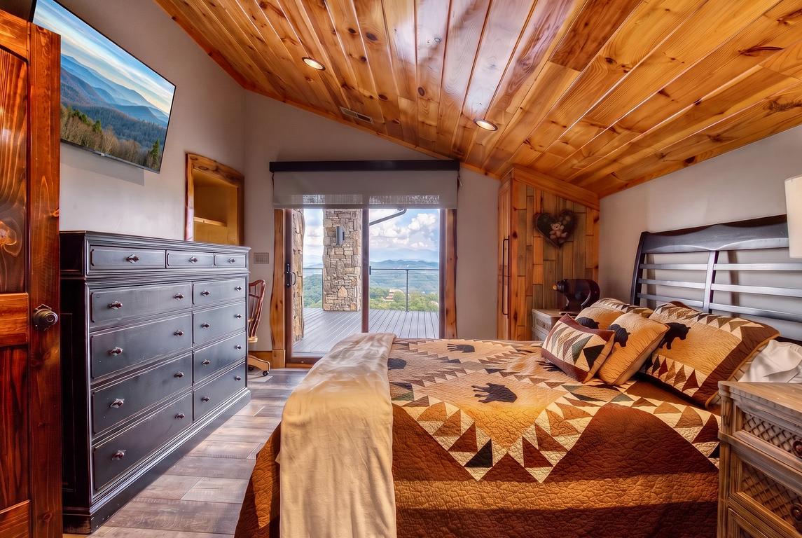 Bear Necessities Lodge - New Listing