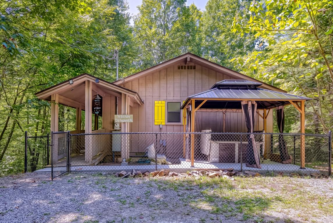 The Bird Hallar - New Listing