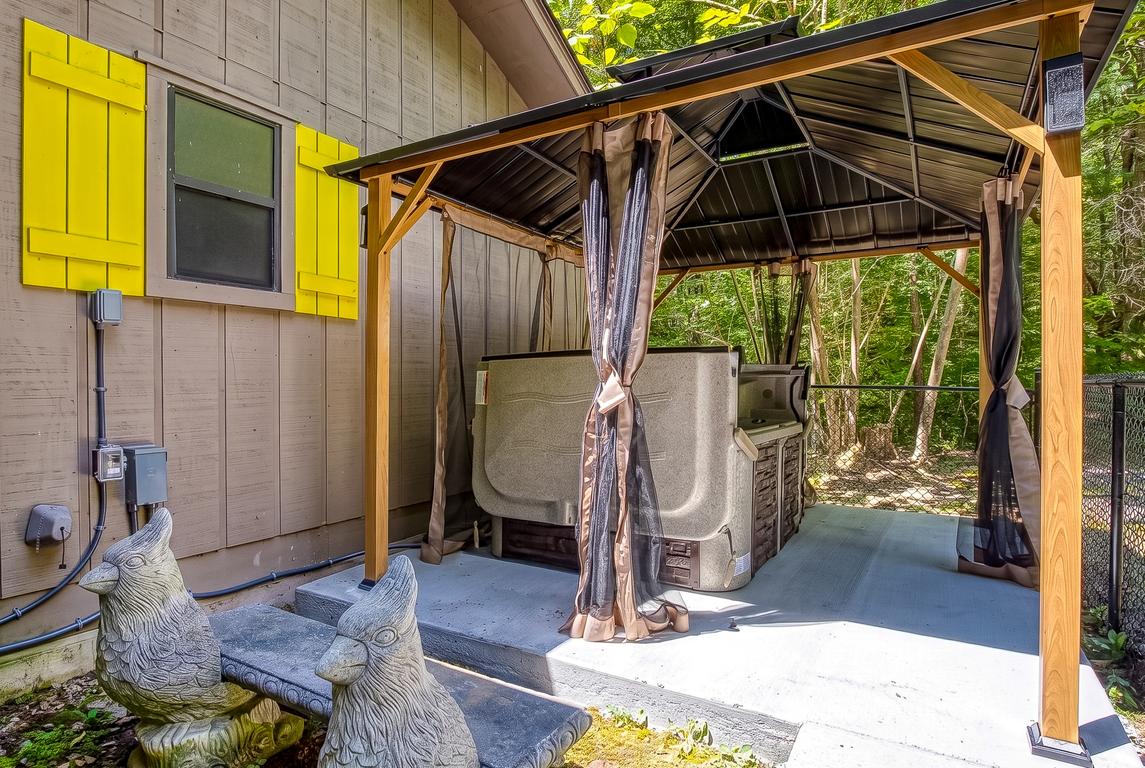 The Bird Hallar - New Listing