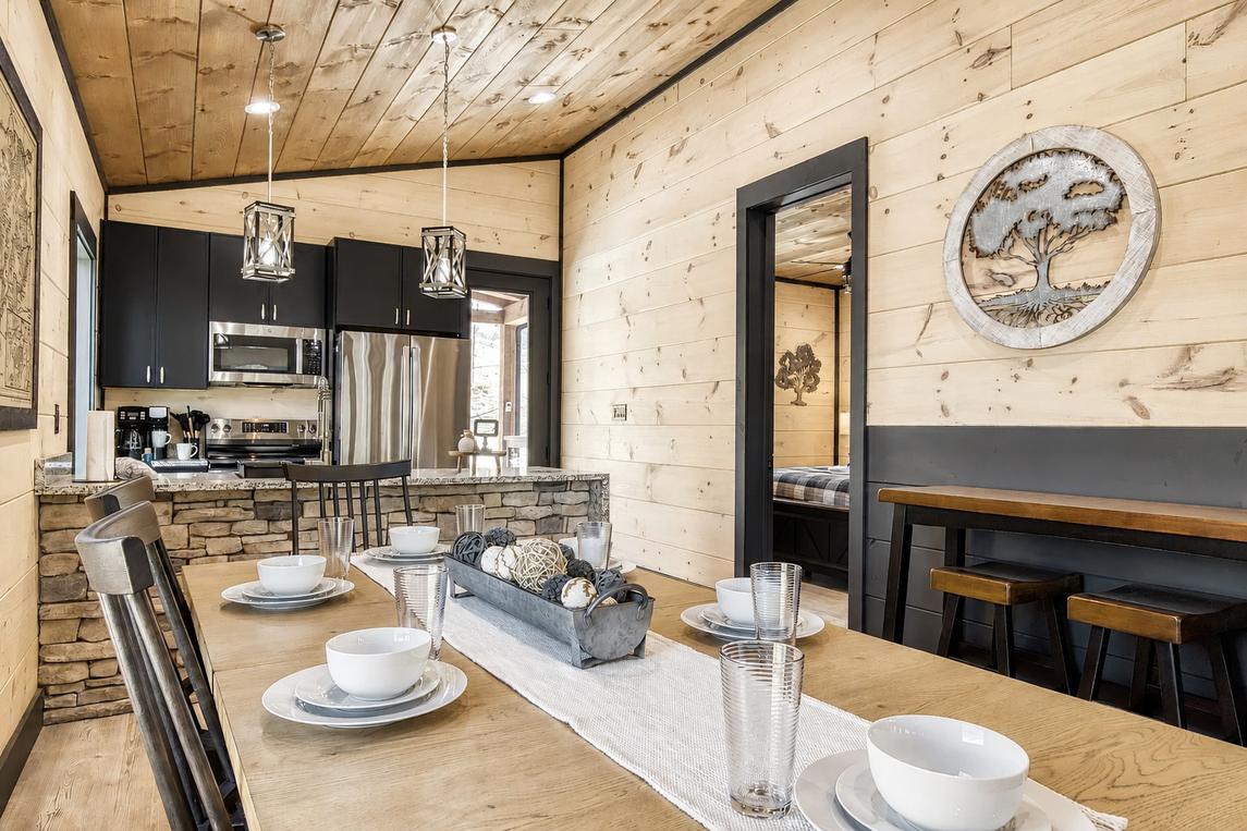 Whiskey Splash Cabin - New listing
