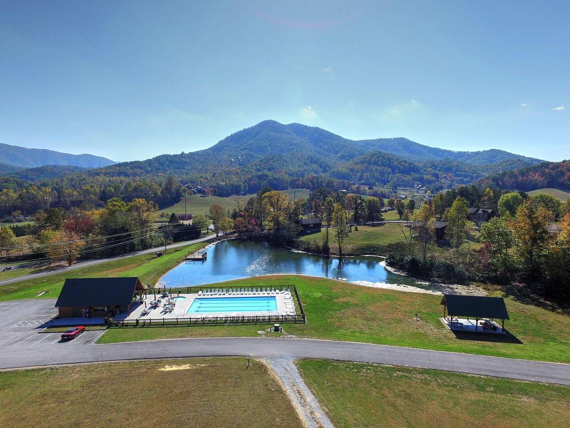 Whiskey Splash Cabin - New listing