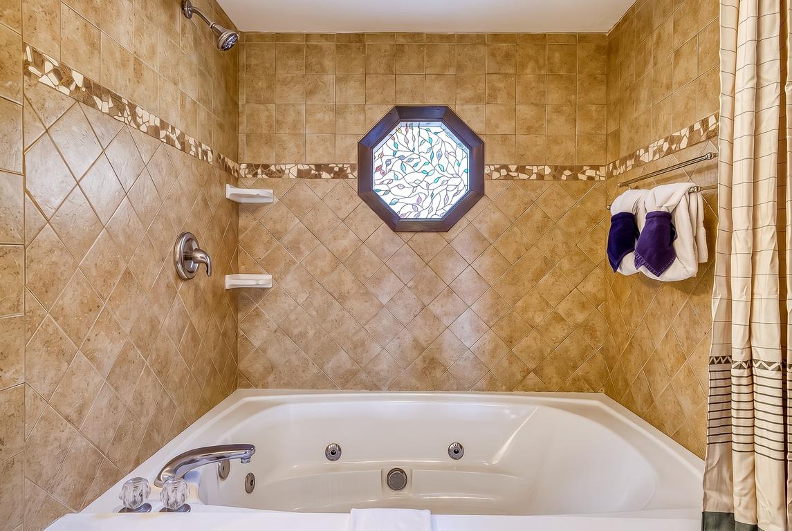 Canopy View Lodge - New Listing