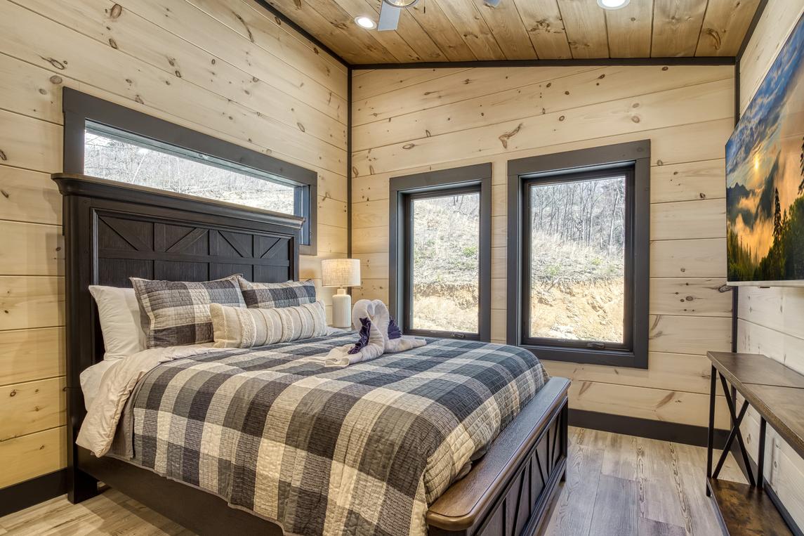 Whiskey Splash Cabin - New listing