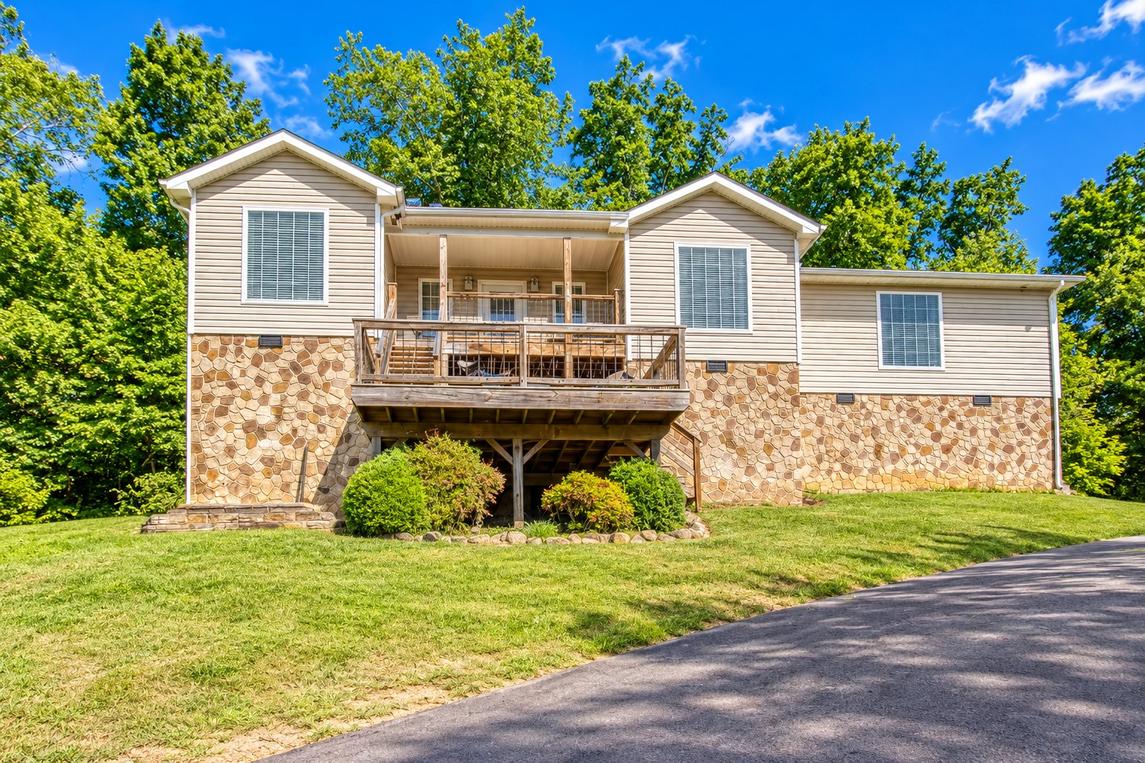 A Hillside Getaway