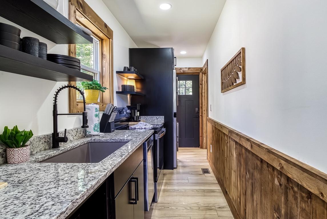 The Happy Hideaway - New Listing