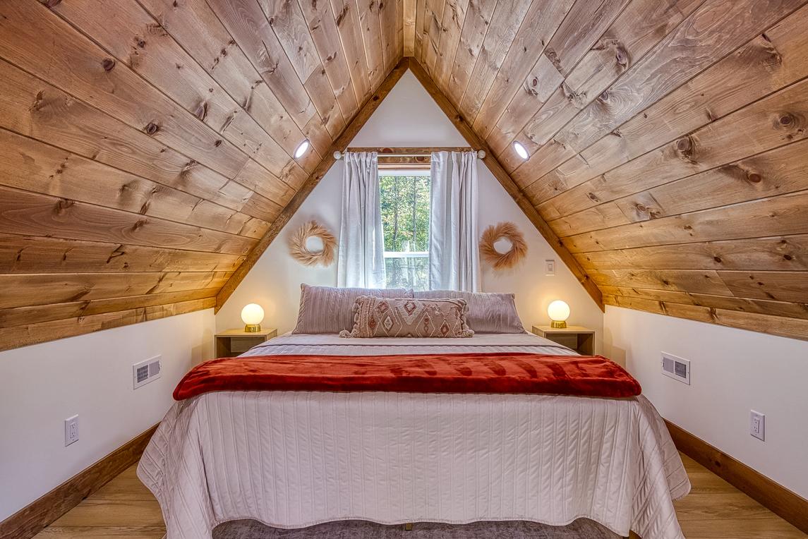 The Happy Hideaway - New Listing