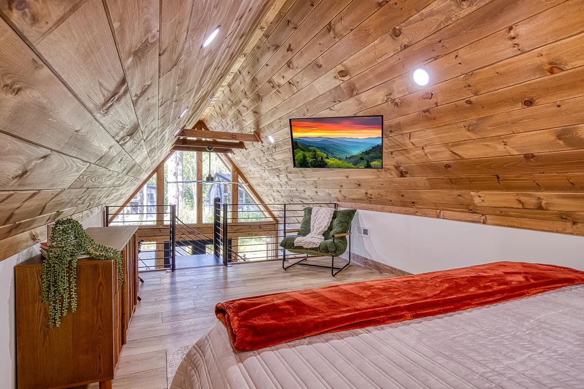 The Happy Hideaway - New Listing