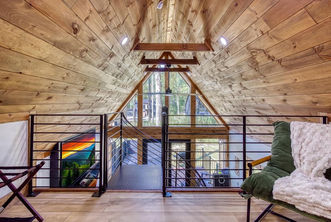 The Happy Hideaway - New Listing