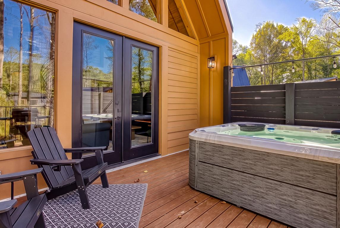 The Happy Hideaway - New Listing