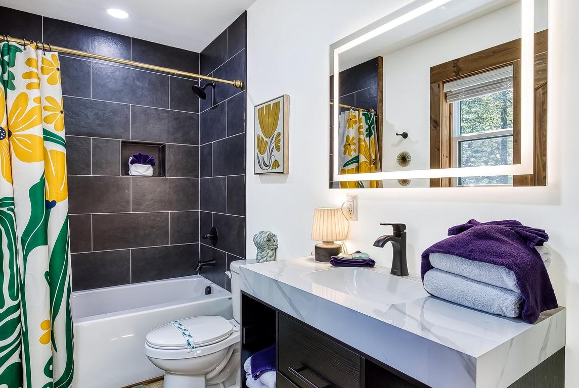 The Happy Hideaway - New Listing