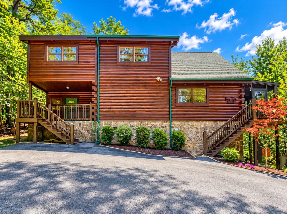 3 Peaks View - New Listing