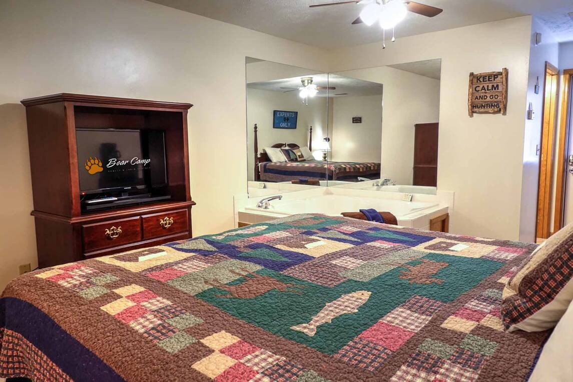 Cozy Motel Room with Jacuzzi and TV