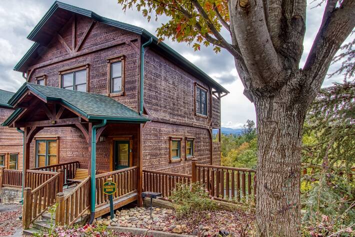 Lazy Bear Lodge (New Listing)