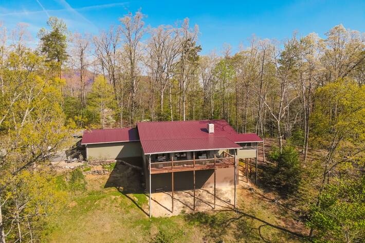 Nature's Hideaway (New Listing)