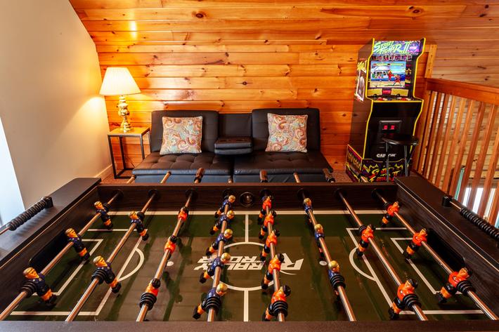 A Smoky Mountain Lake Cabin