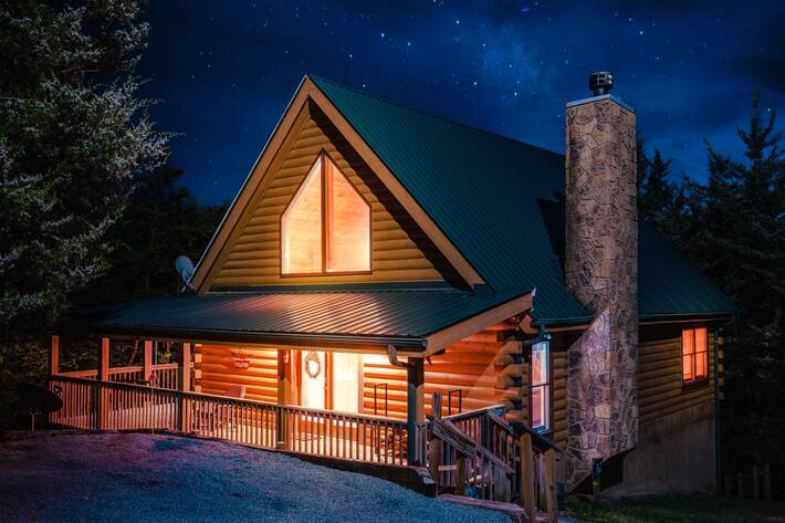 A Smoky Mountain Lake Cabin