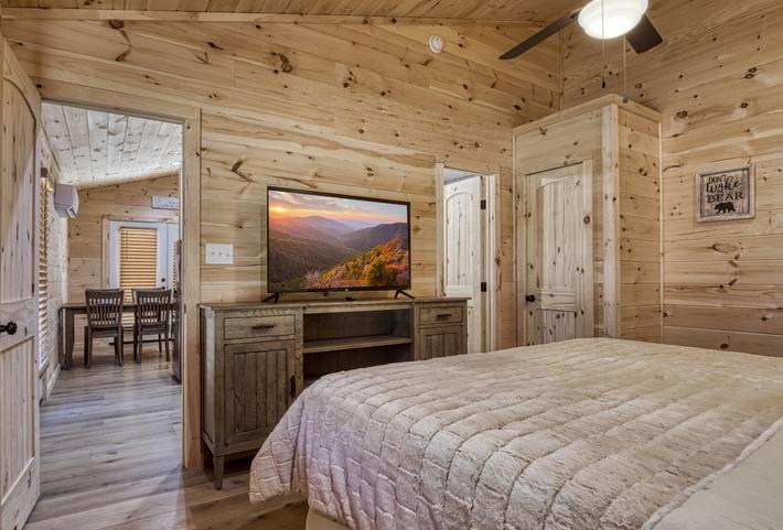 Jolly Jingle Cabin 