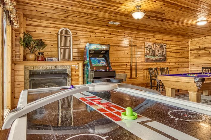 Riverside Mountain Retreat