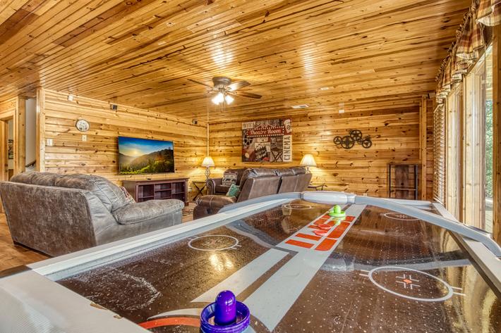 Riverside Mountain Retreat