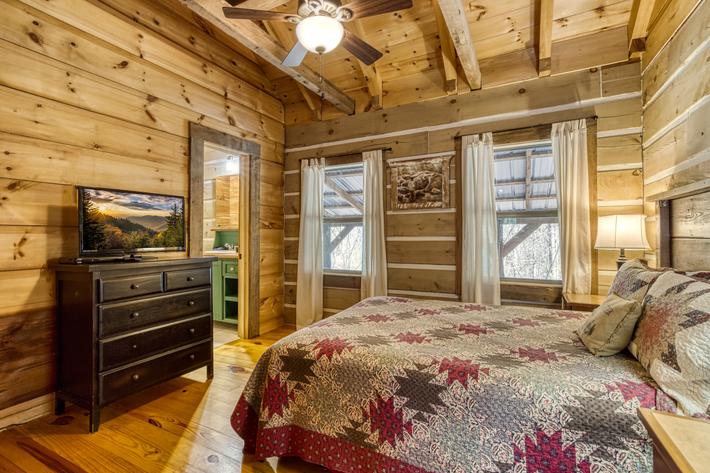 Angler's Ridge Log Cabin