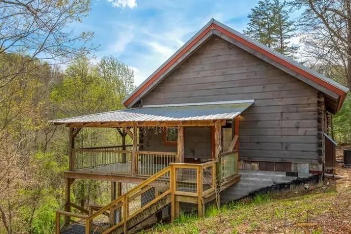 Angler's Ridge Log Cabin