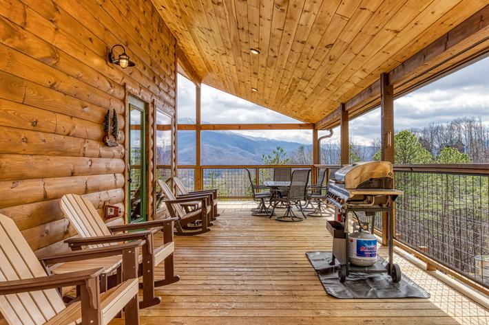 Smoky Mountain Dreamin' - New Listing